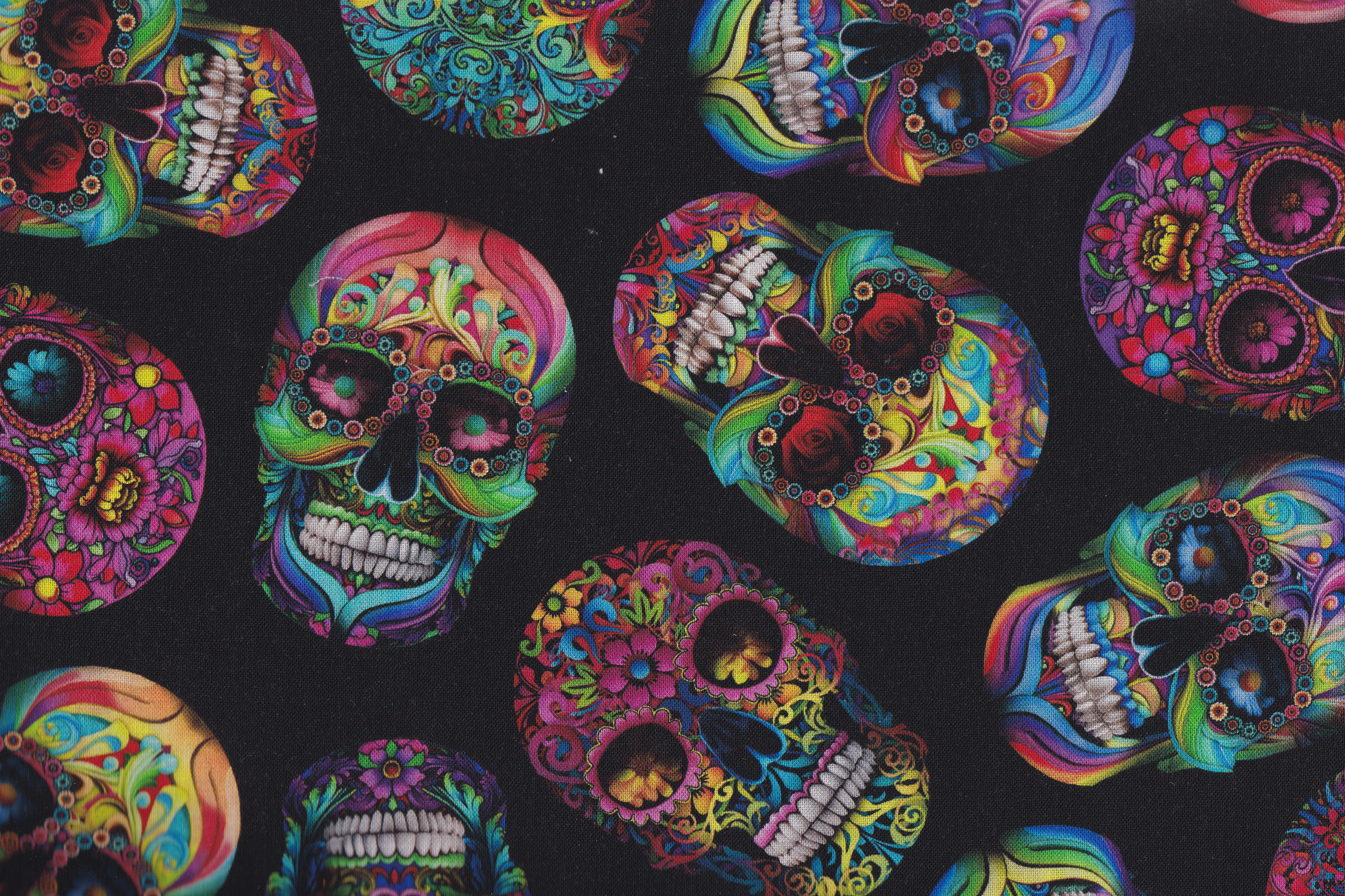 Stoff mit Totenkopf, bunte Totenköpfe, Halloween Stoff