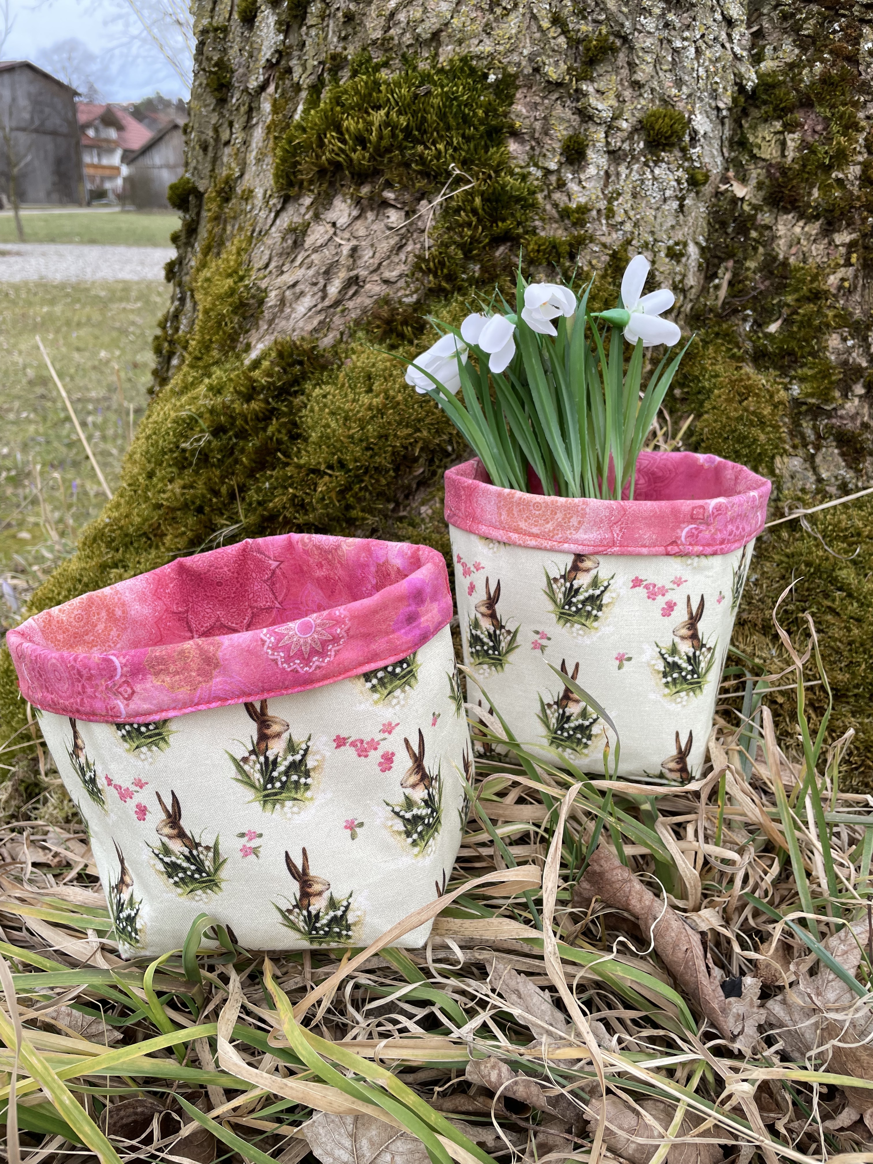 Materialpackung für zwei Osterkörbchen / Hasen