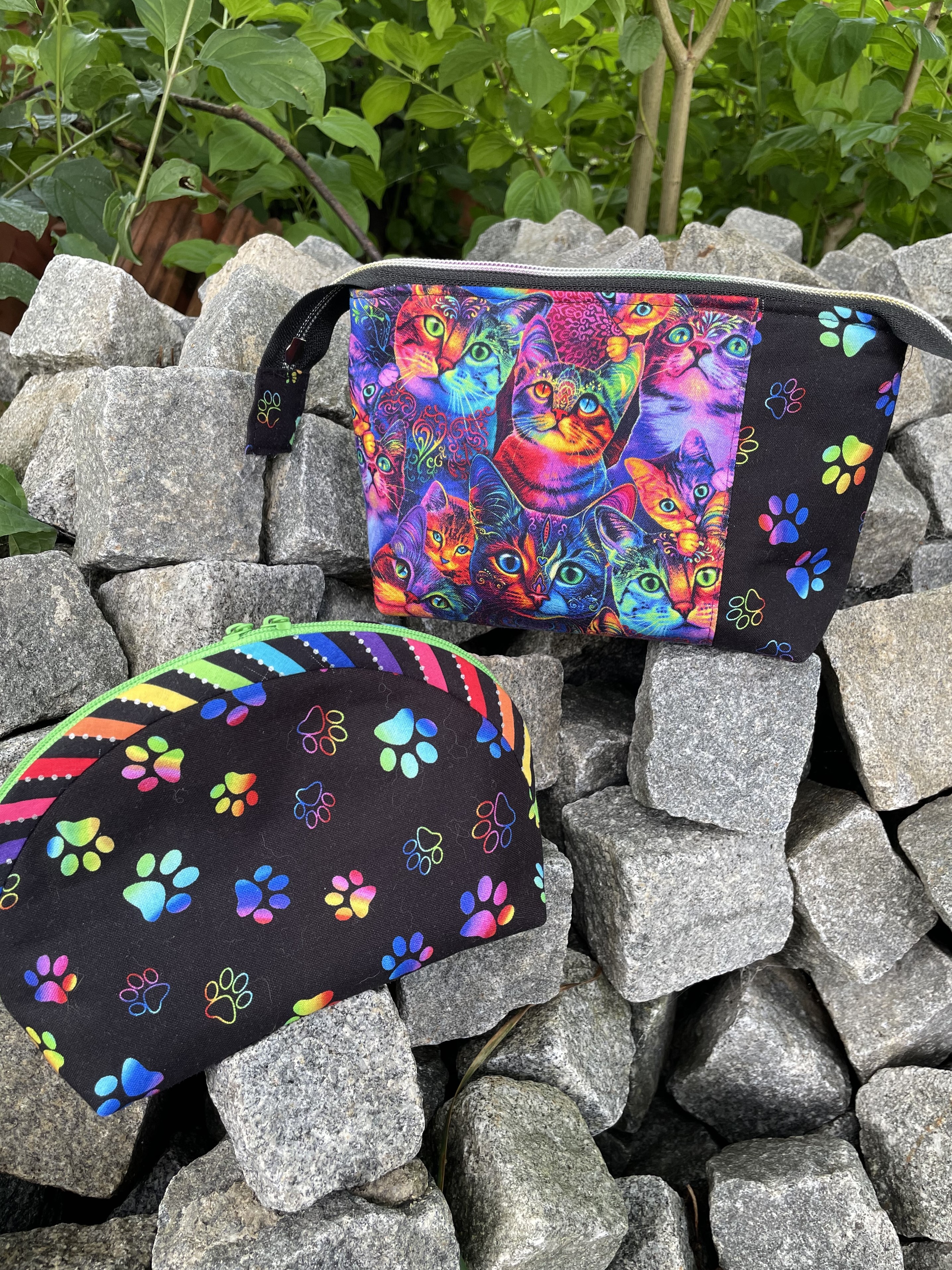 Täschchen mit Katzenmotiven