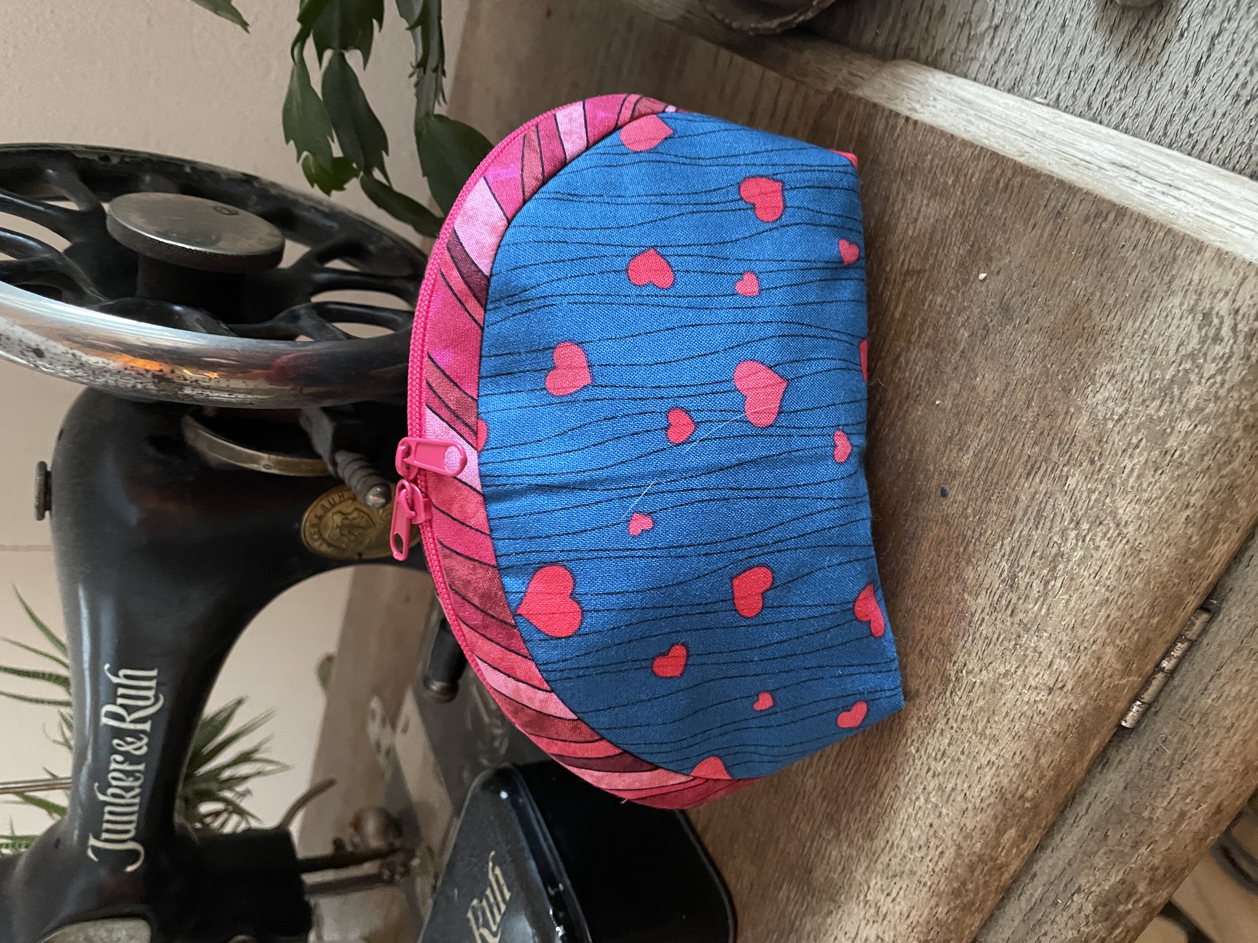 Materialpackung für 2 runde Täschchen " Herzchen"