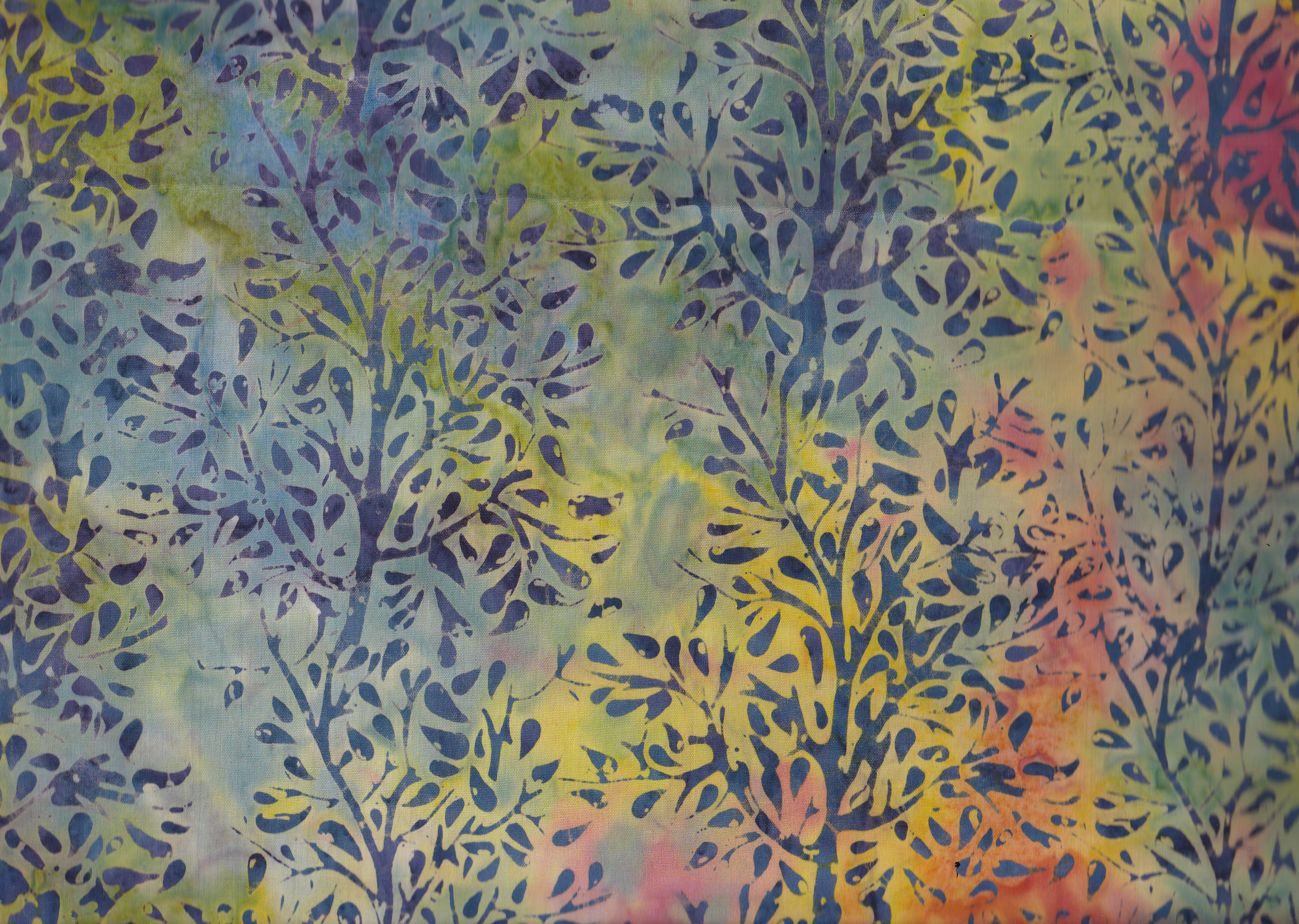 Batikstoff mit Bäumen in Multicolor