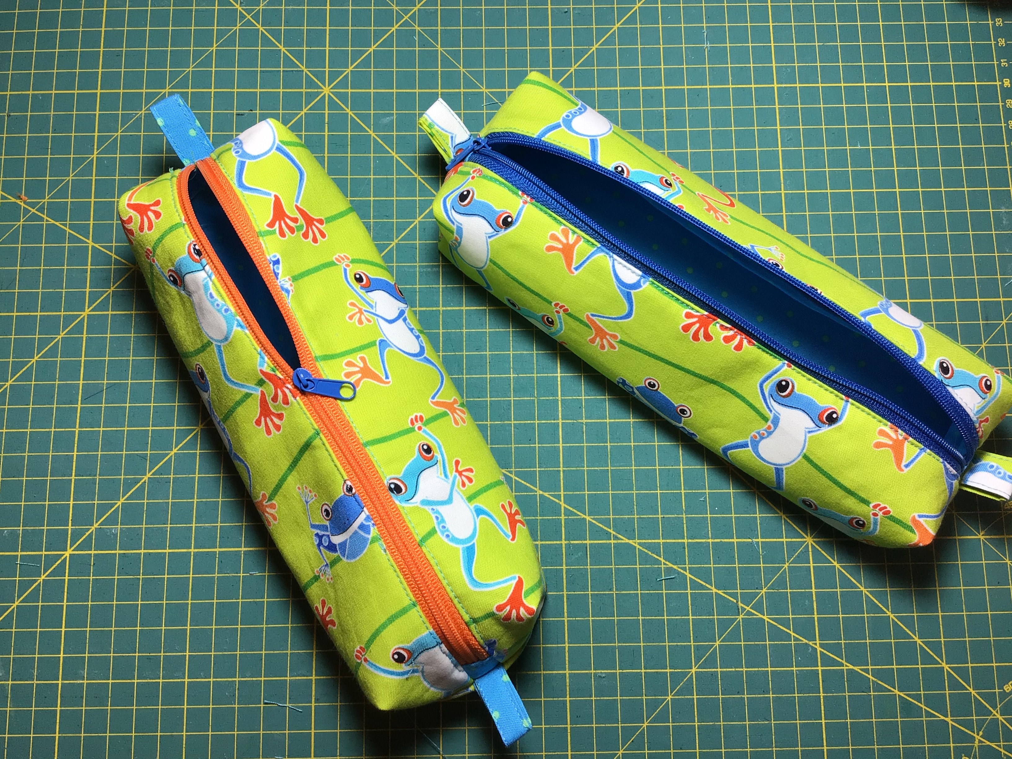 2 Mäppchen Frosch/ Letztes Päckchen