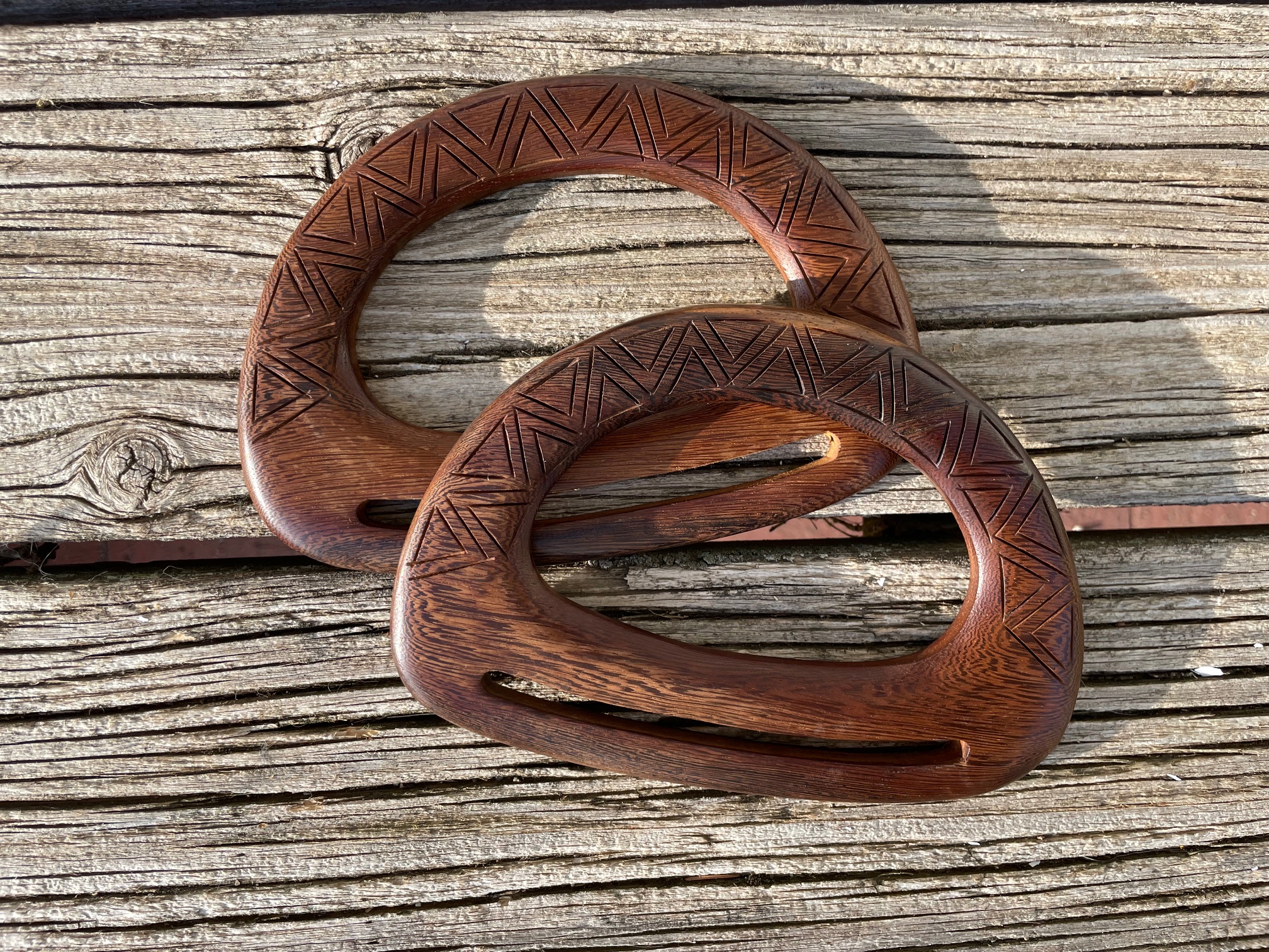 Taschengriffe aus Holz  mit Muster