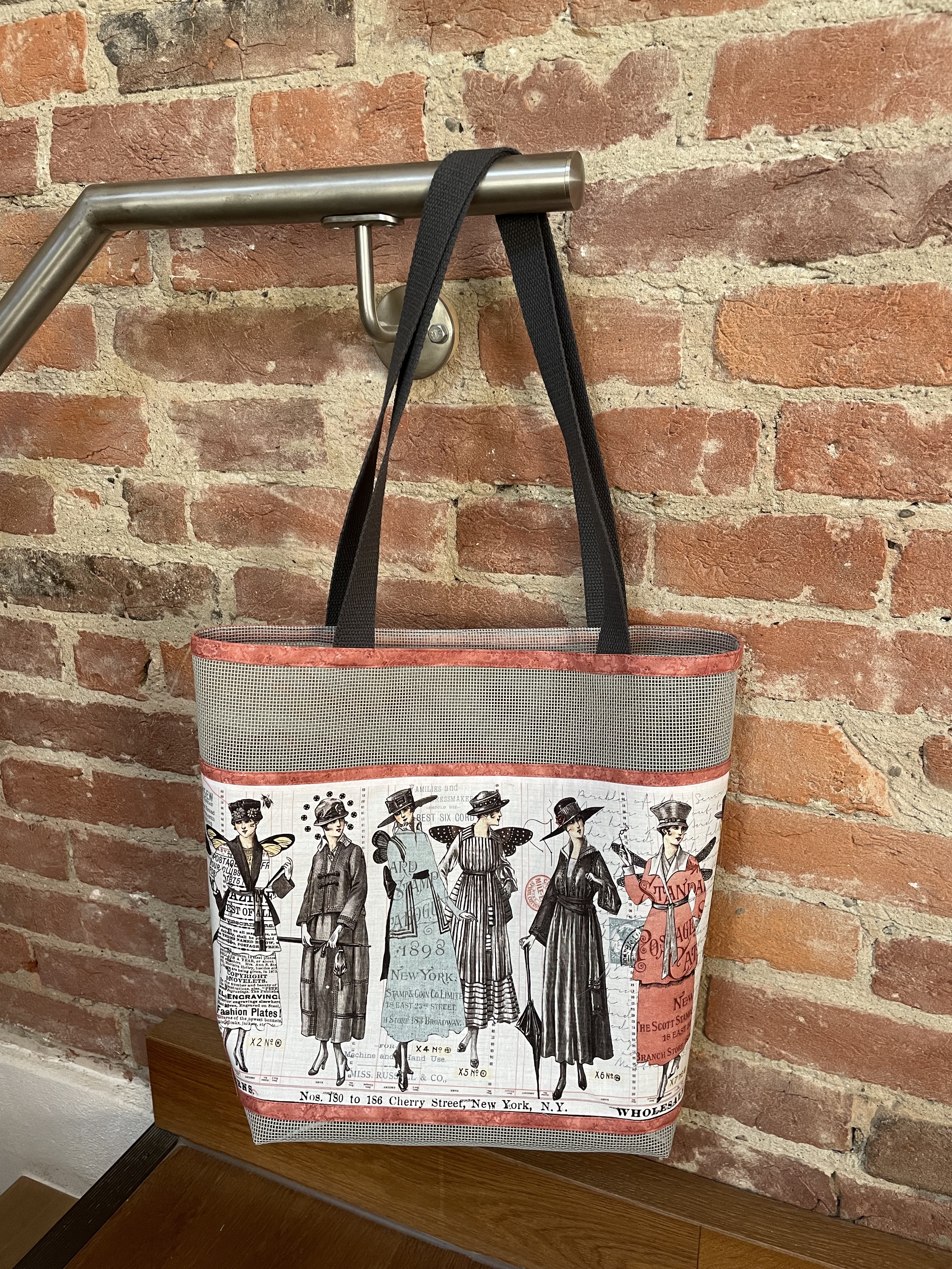 Stoff mit Frauenmotiv/ Tasche mit schicken Frauen