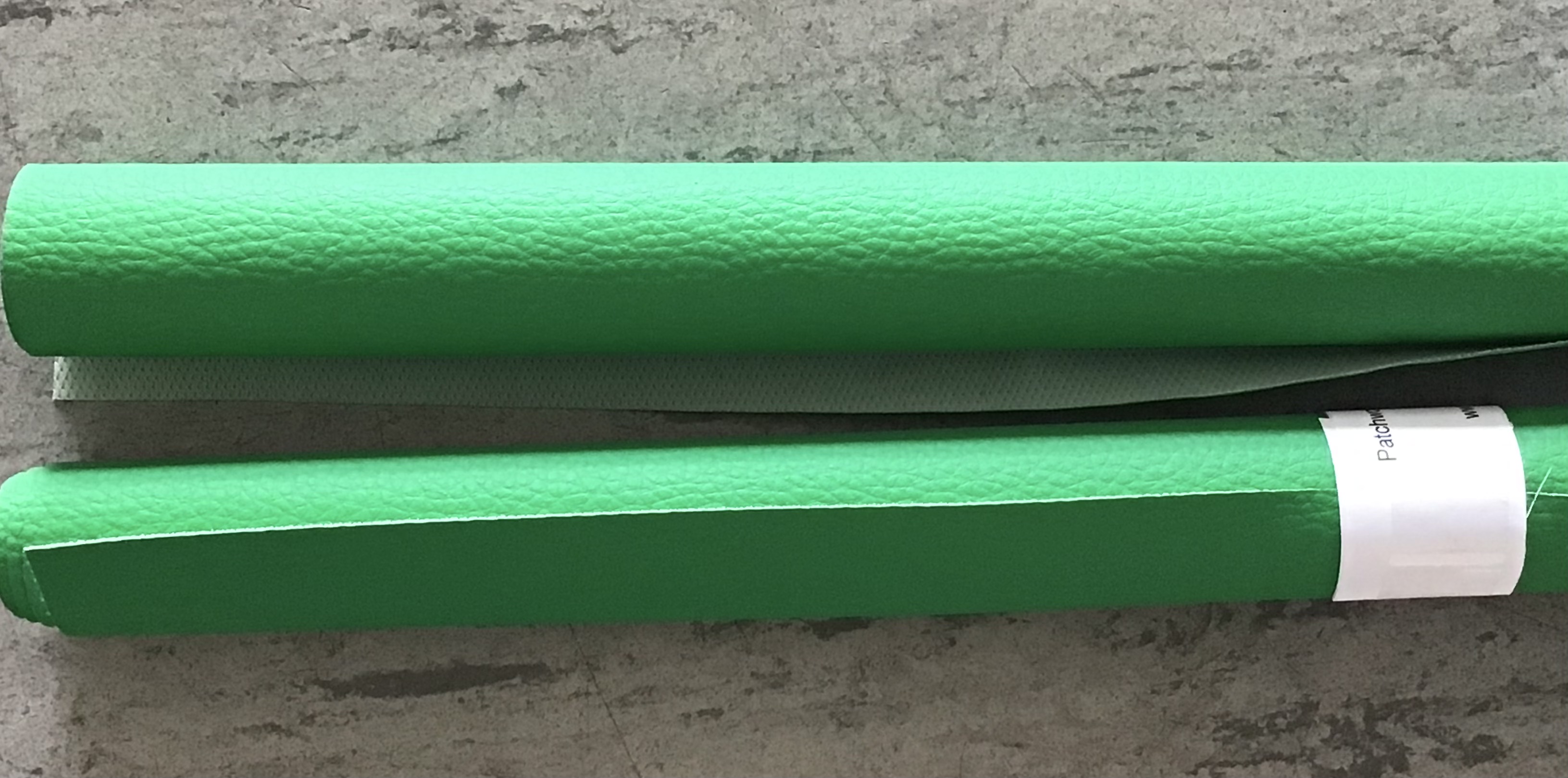 Kunstleder Smaragdgrün/ Rolle 50 x 70 cm