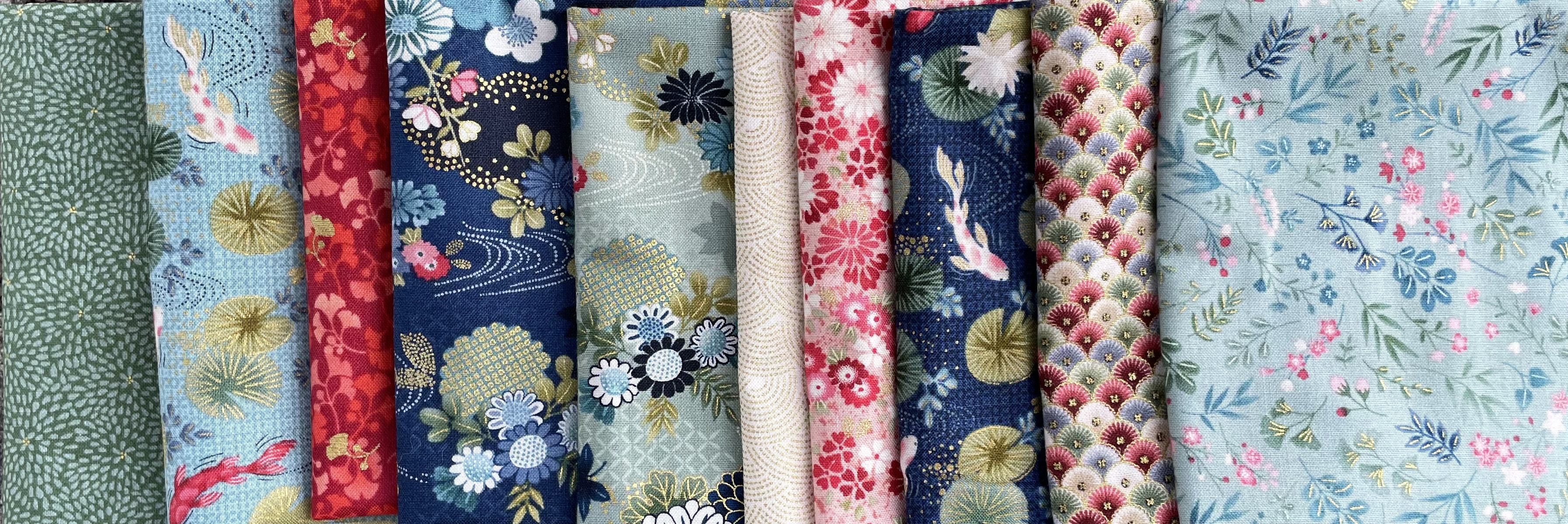 Stoffe mit Japanischen Muster, mit Koi, Blumen Motiven und dezentem Golddruck