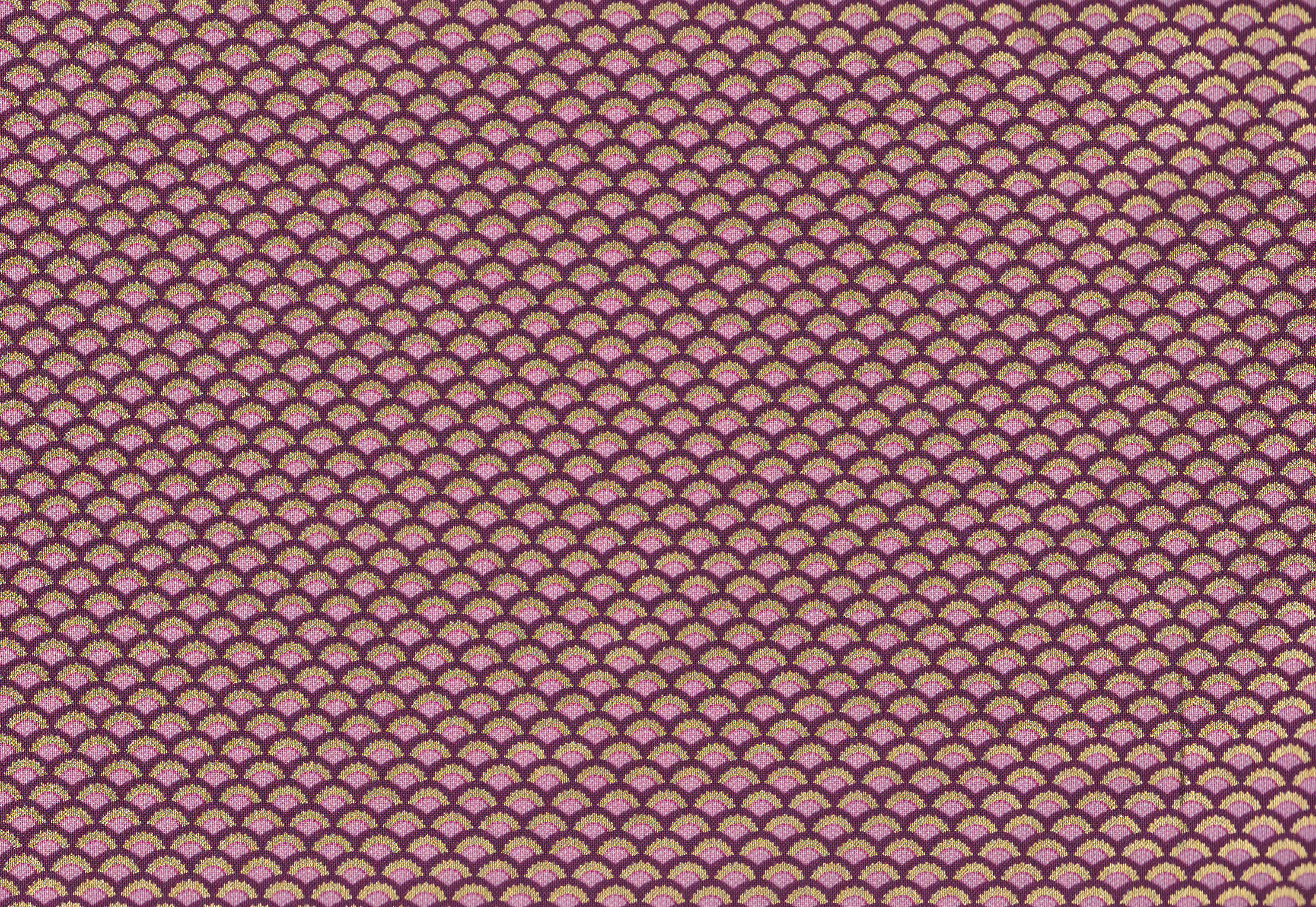 Stoff in Lila mit Golddruck, Serie Jaipur